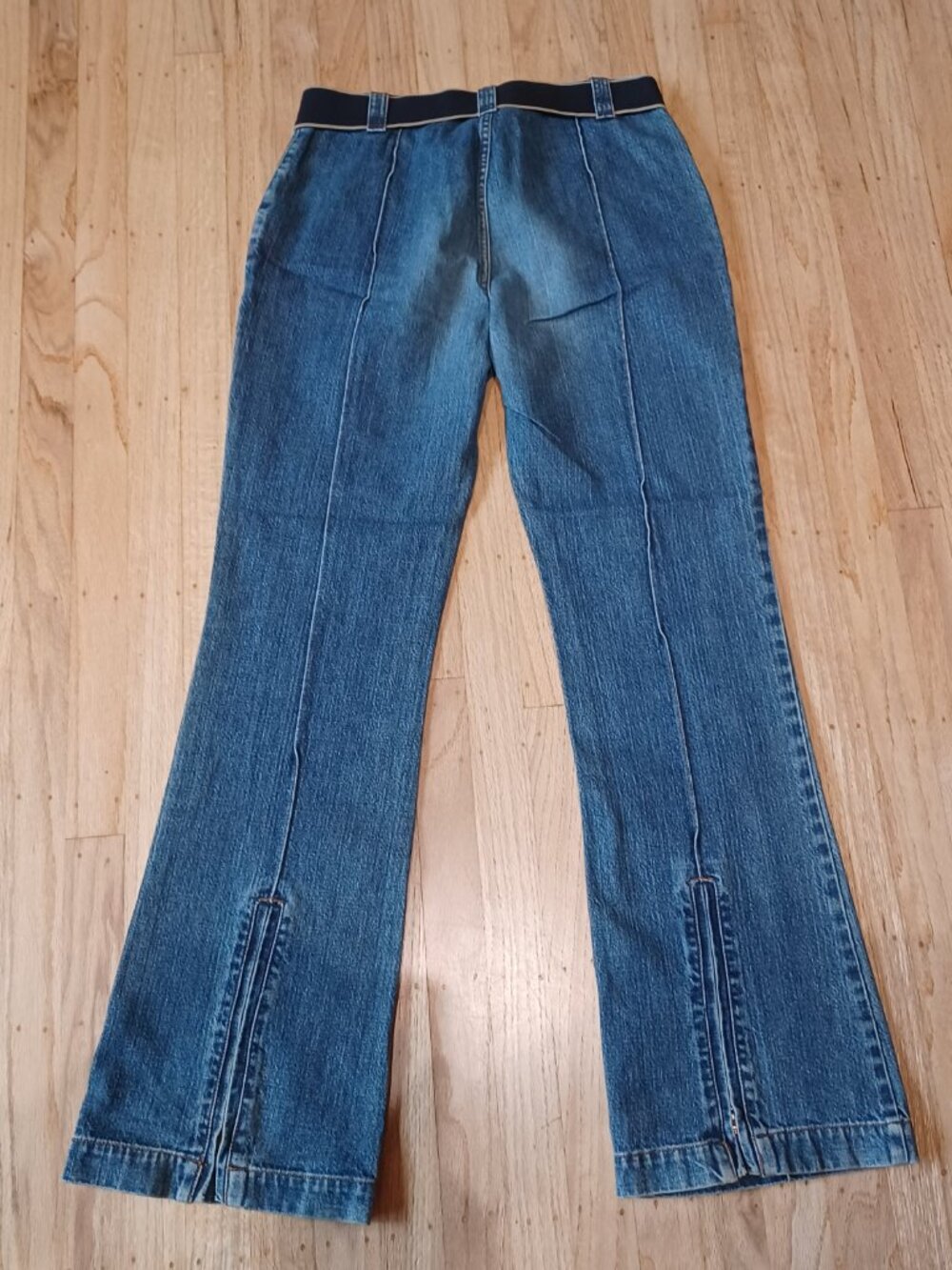 Calvin Klein rare Flare Jeans Bootcut with back leg zippers Sz 6 or 30x32 w/belt - Picture 3 of 8